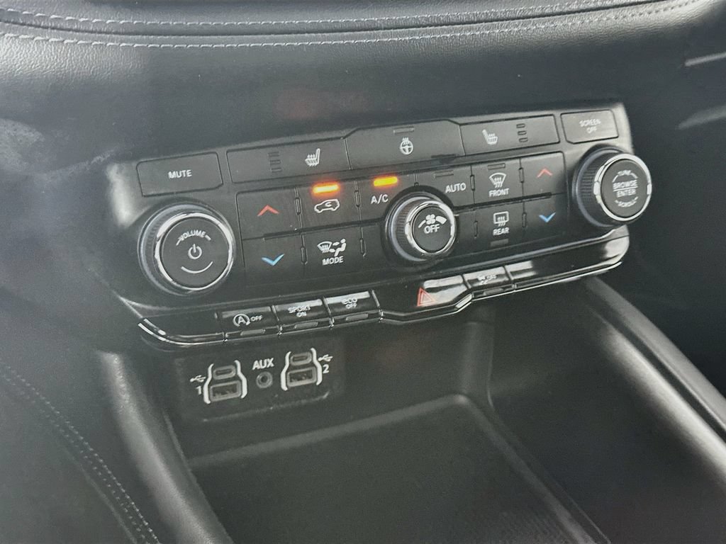 Used 2024 Dodge Durango SXT w/ SXT Blacktop Group AWD/4WD image 18