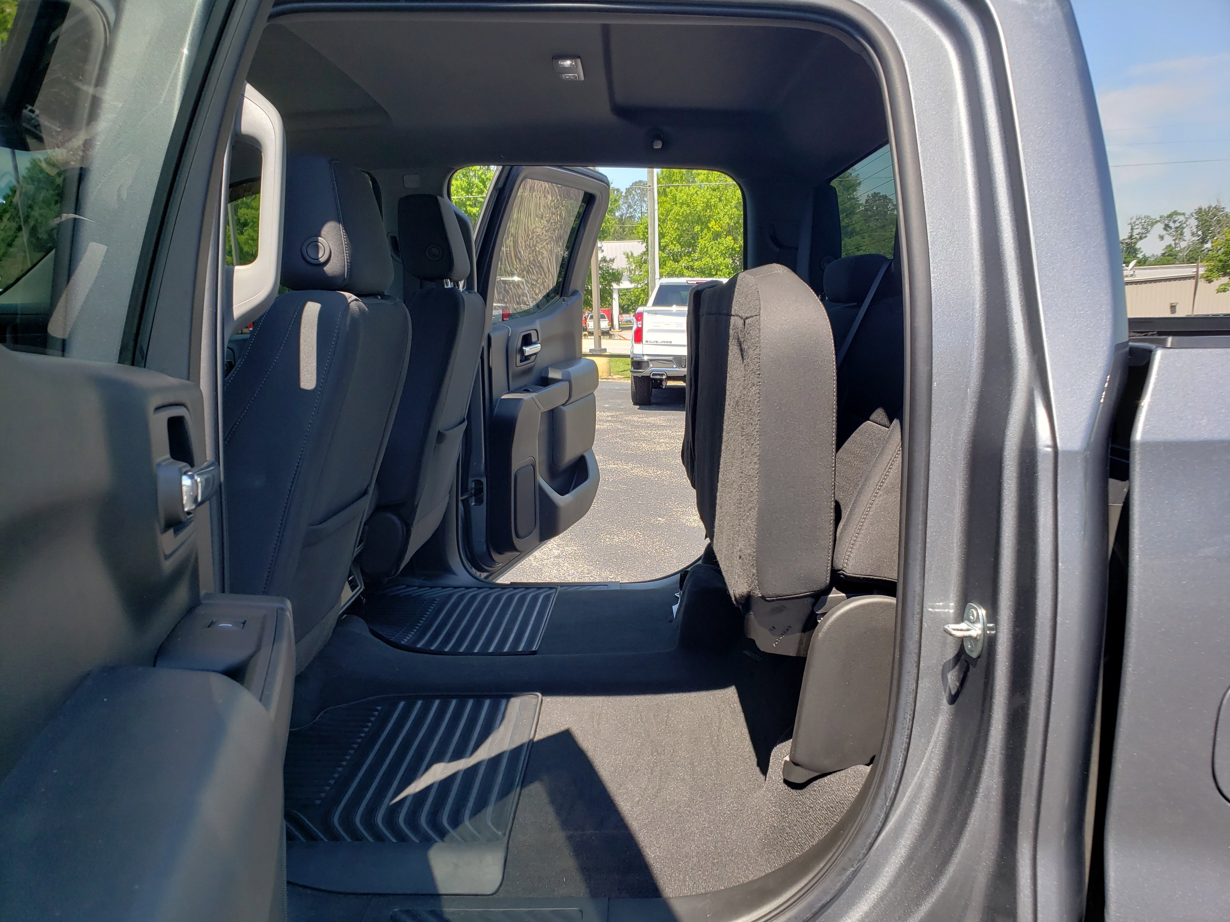 Used 2022 Chevrolet Silverado 1500 Custom w/ Safety Confidence Package AWD/4WD image 29