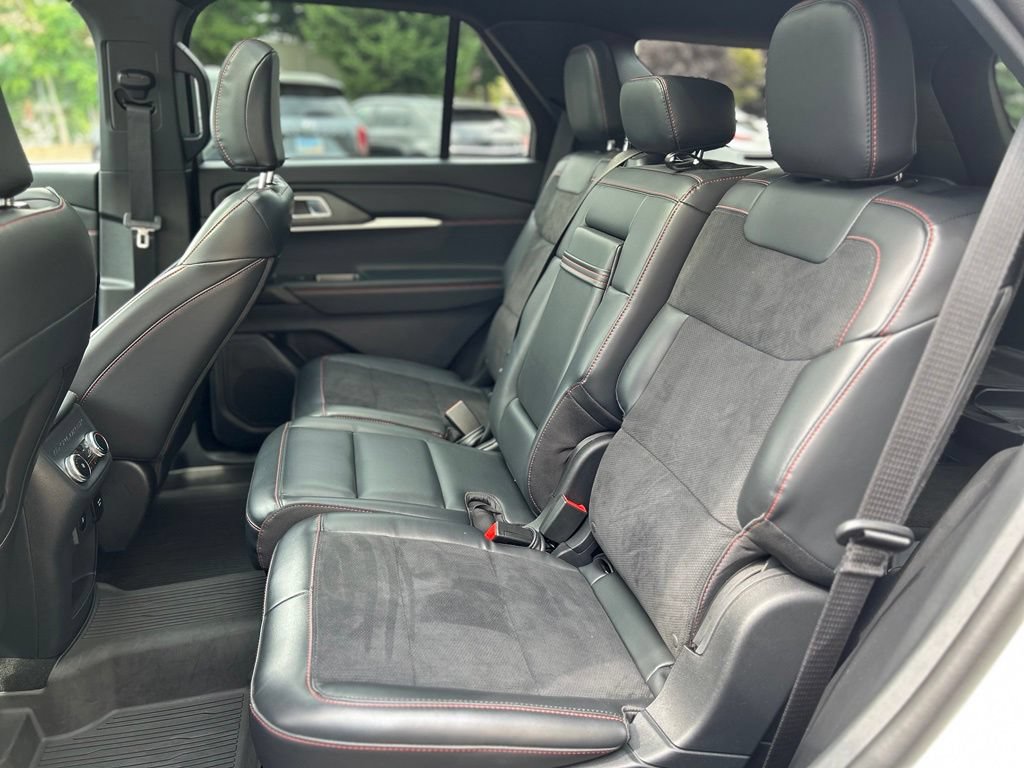 Used 2025 Ford Explorer ST AWD/4WD image 13
