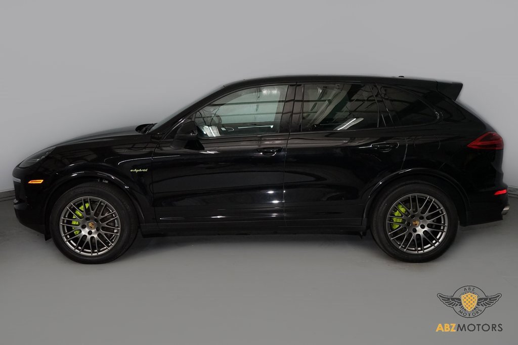 Used 2017 Porsche Cayenne S image 5