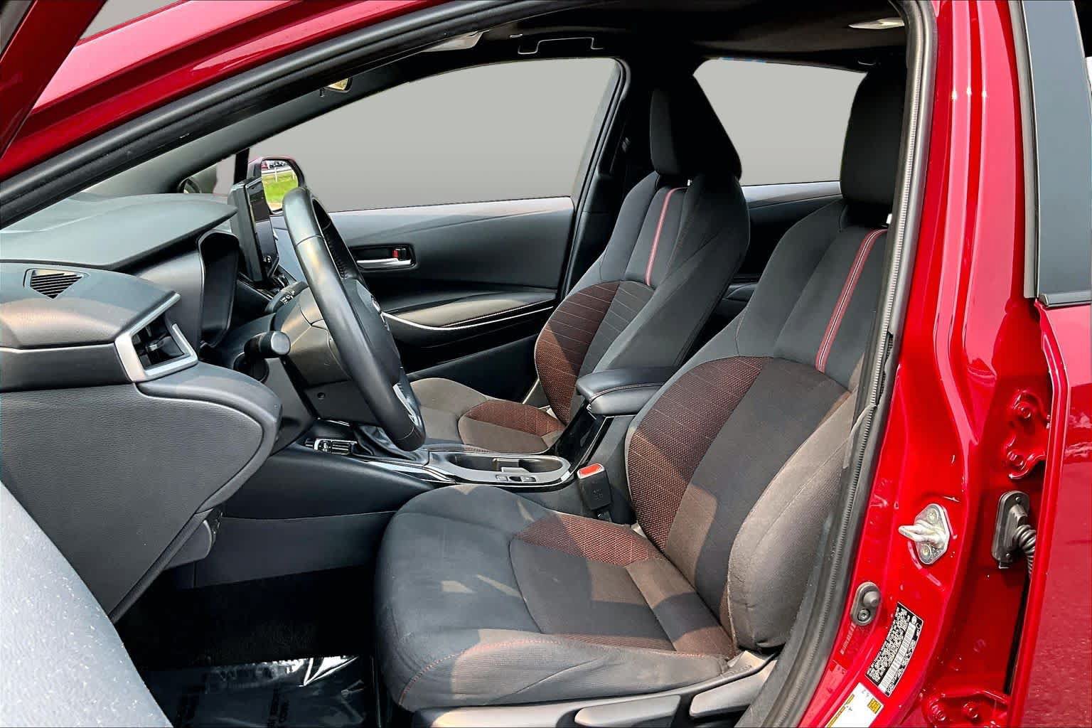 Used 2024 Toyota Corolla SE w/ SE Package FWD image 8
