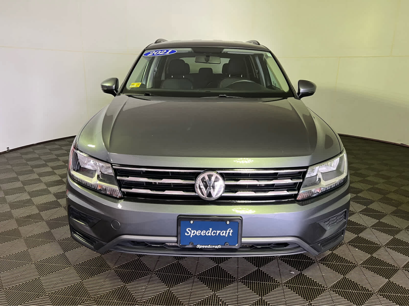 Used 2021 Volkswagen Tiguan S image 2