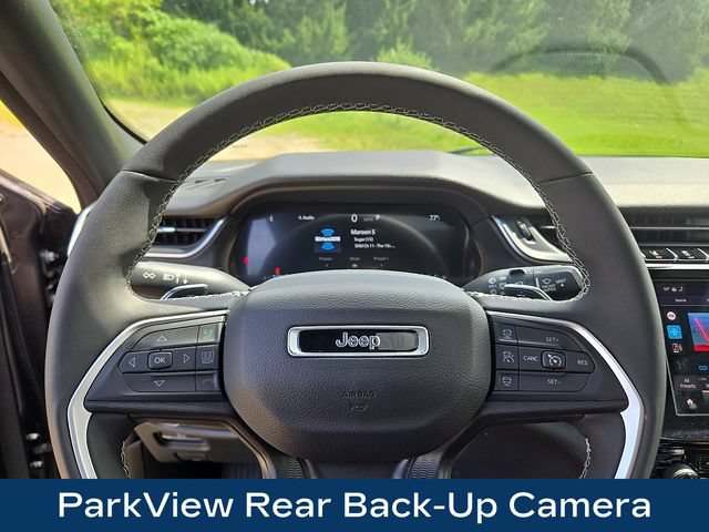 Used 2023 Jeep Grand Cherokee Altitude AWD/4WD image 4