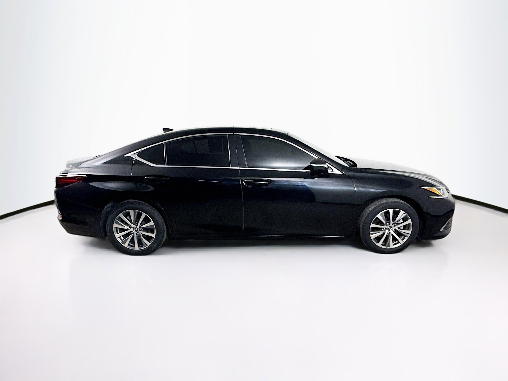 Used 2019 Lexus ES 350 image 2