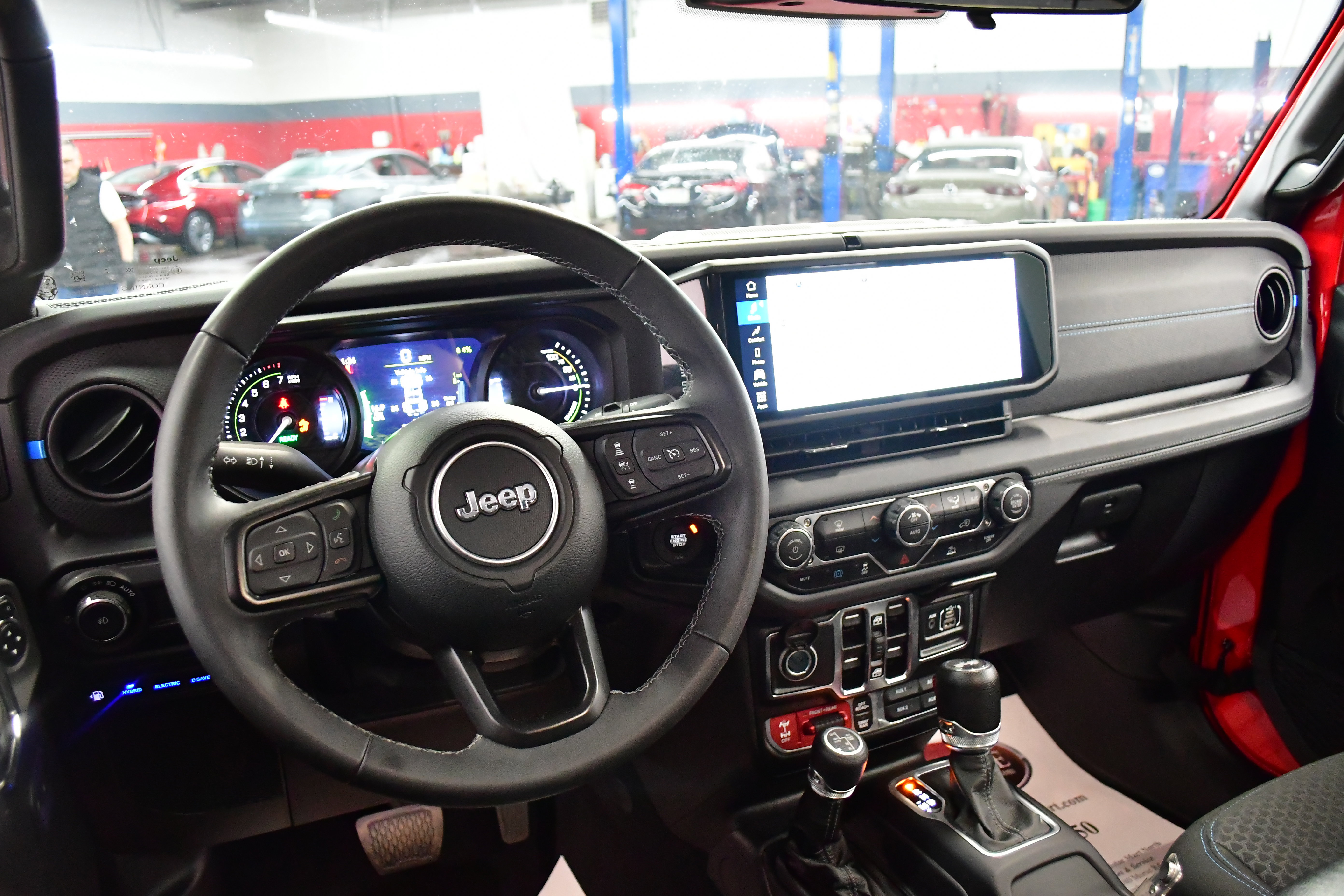 Used 2025 Jeep Wrangler Unlimited Rubicon 4xe image 9