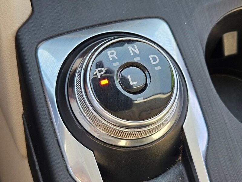 Used 2021 Ford Escape SE image 16