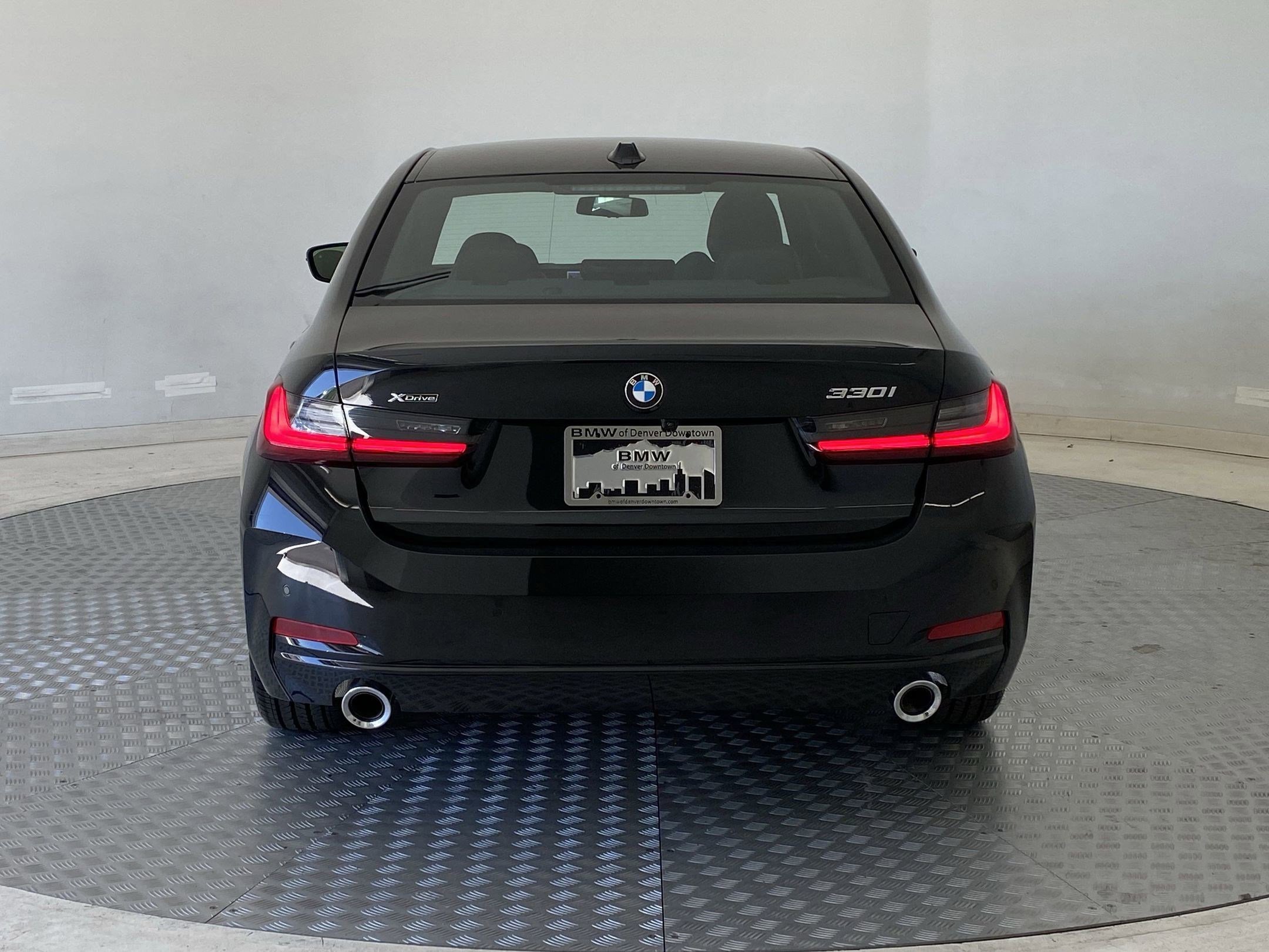 Used 2025 BMW 330i xDrive Sedan w/ Premium Package image 9