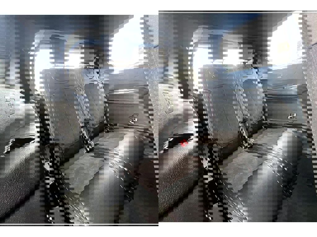 Used 2024 Jeep Grand Cherokee L Laredo image 31