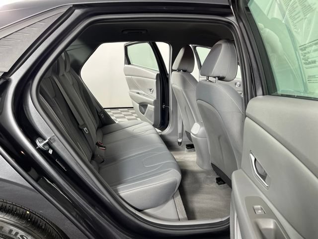 Used 2023 Hyundai Elantra SEL FWD image 43
