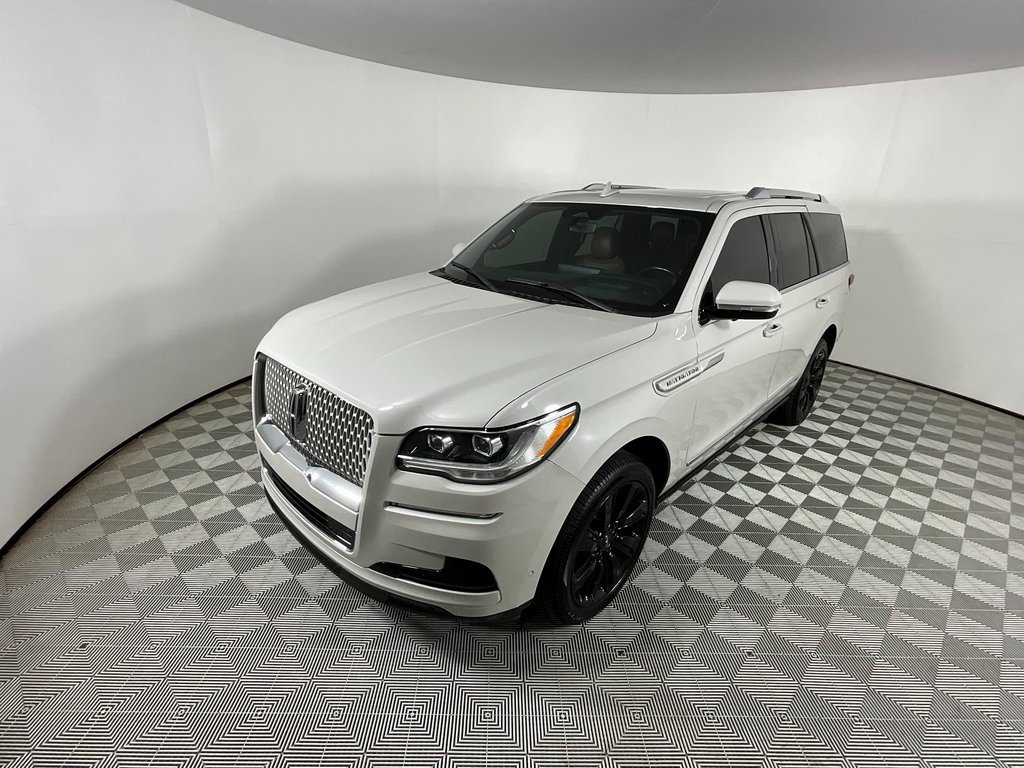 Used 2022 Lincoln Navigator Reserve image 9