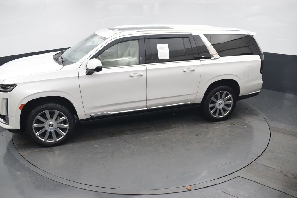 Used 2023 Cadillac Escalade ESV Premium Luxury Platinum w/ Heavy-Duty Trailer Package image 44