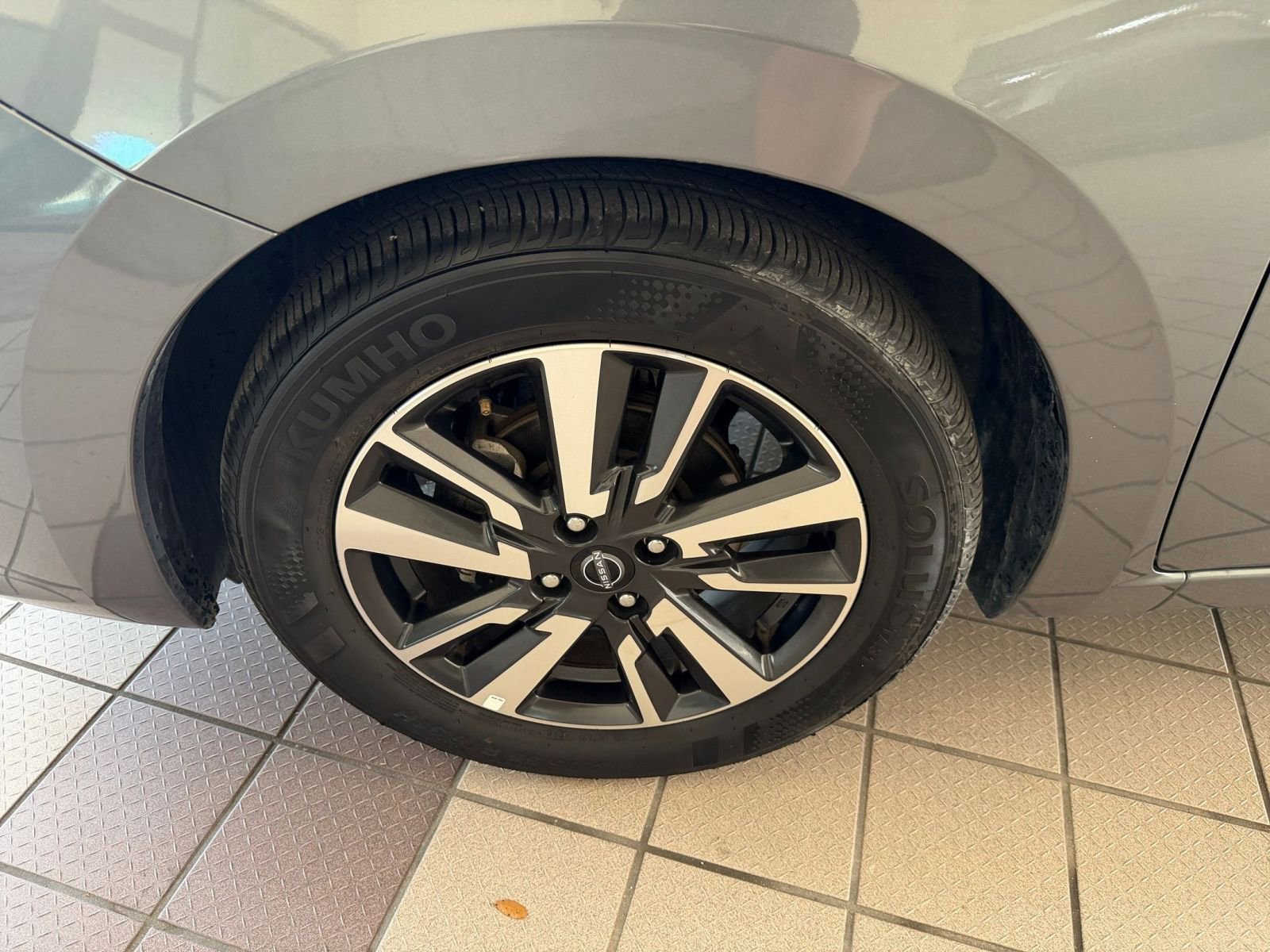 Used 2025 Nissan Versa SV image 24