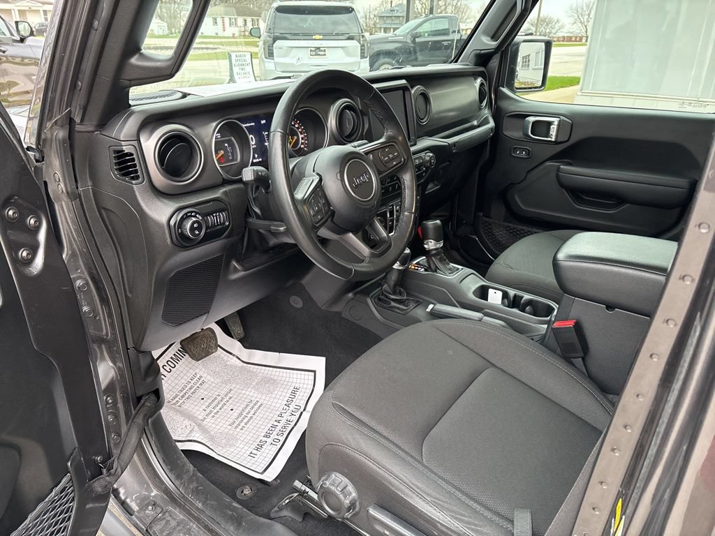 Used 2022 Jeep Gladiator Sport AWD/4WD image 11