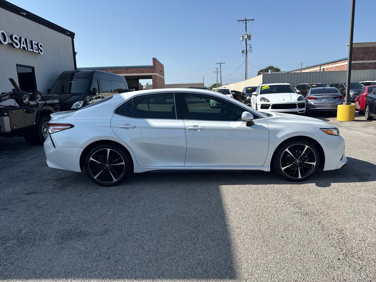 Used 2020 Toyota Camry XSE FWD image 5