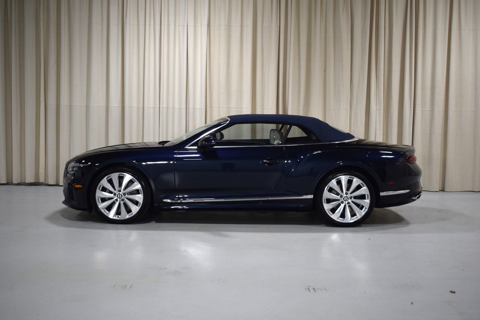 New 2026 Bentley Continental GTC AWD/4WD image 16