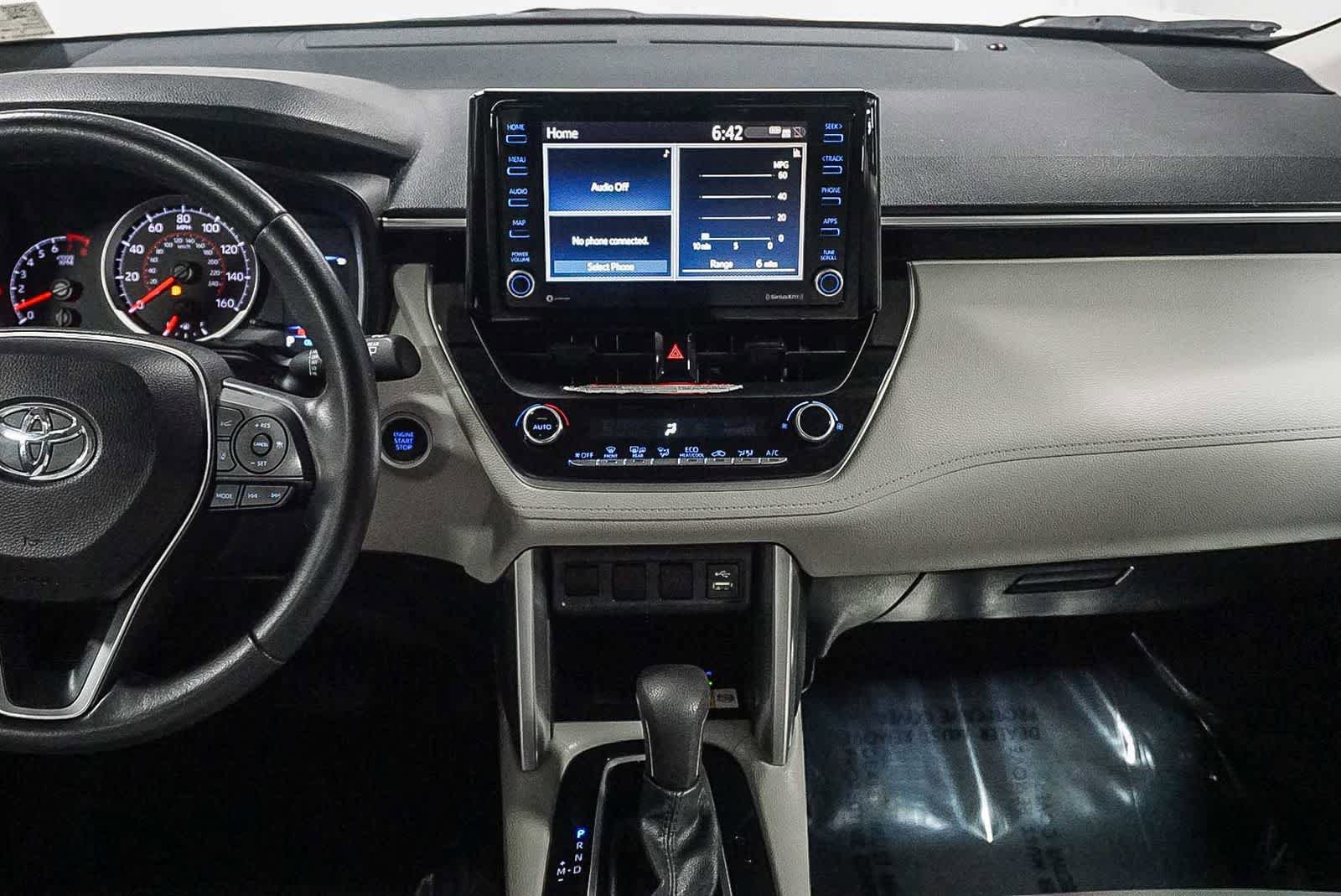 Certified 2022 Toyota Corolla Cross LE w/ Moonroof Package FWD image 16
