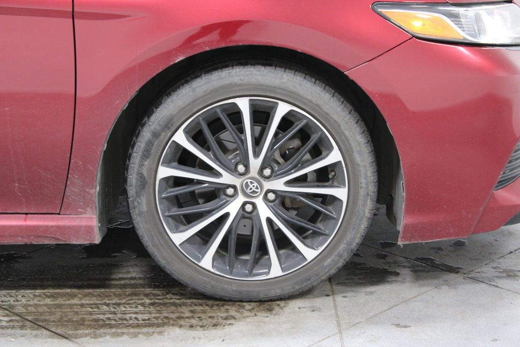 Used 2018 Toyota Camry SE image 12