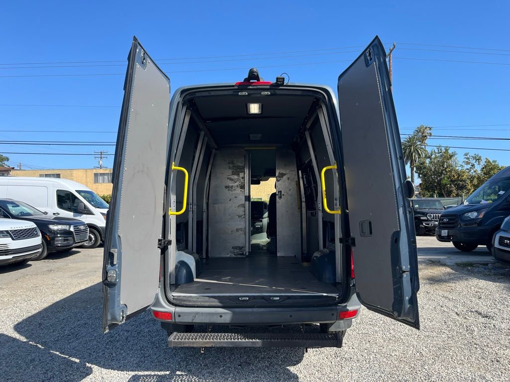 Used 2018 Mercedes-Benz Sprinter 2500 image 11