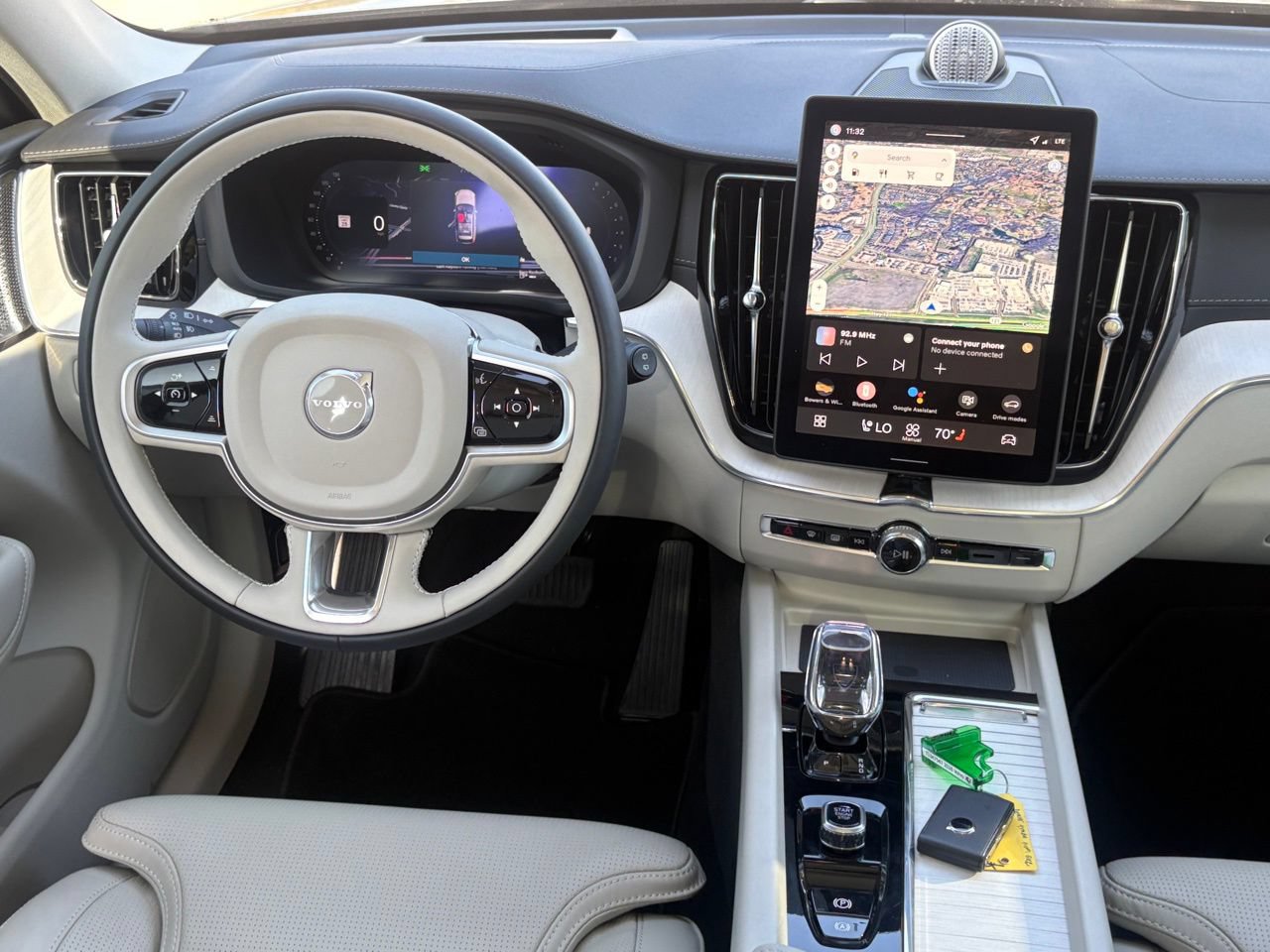 New 2026 Volvo XC60 B5 Ultra w/ Protection Package Premier AWD/4WD image 14