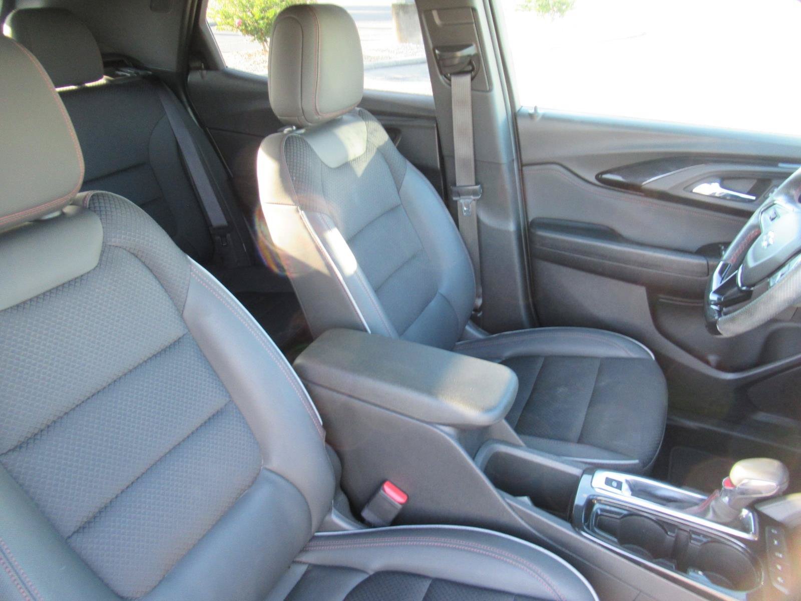 Used 2023 Chevrolet TrailBlazer RS w/ Convenience Package FWD image 9