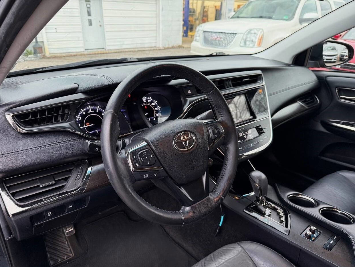 Used 2016 Toyota Avalon XLE image 11