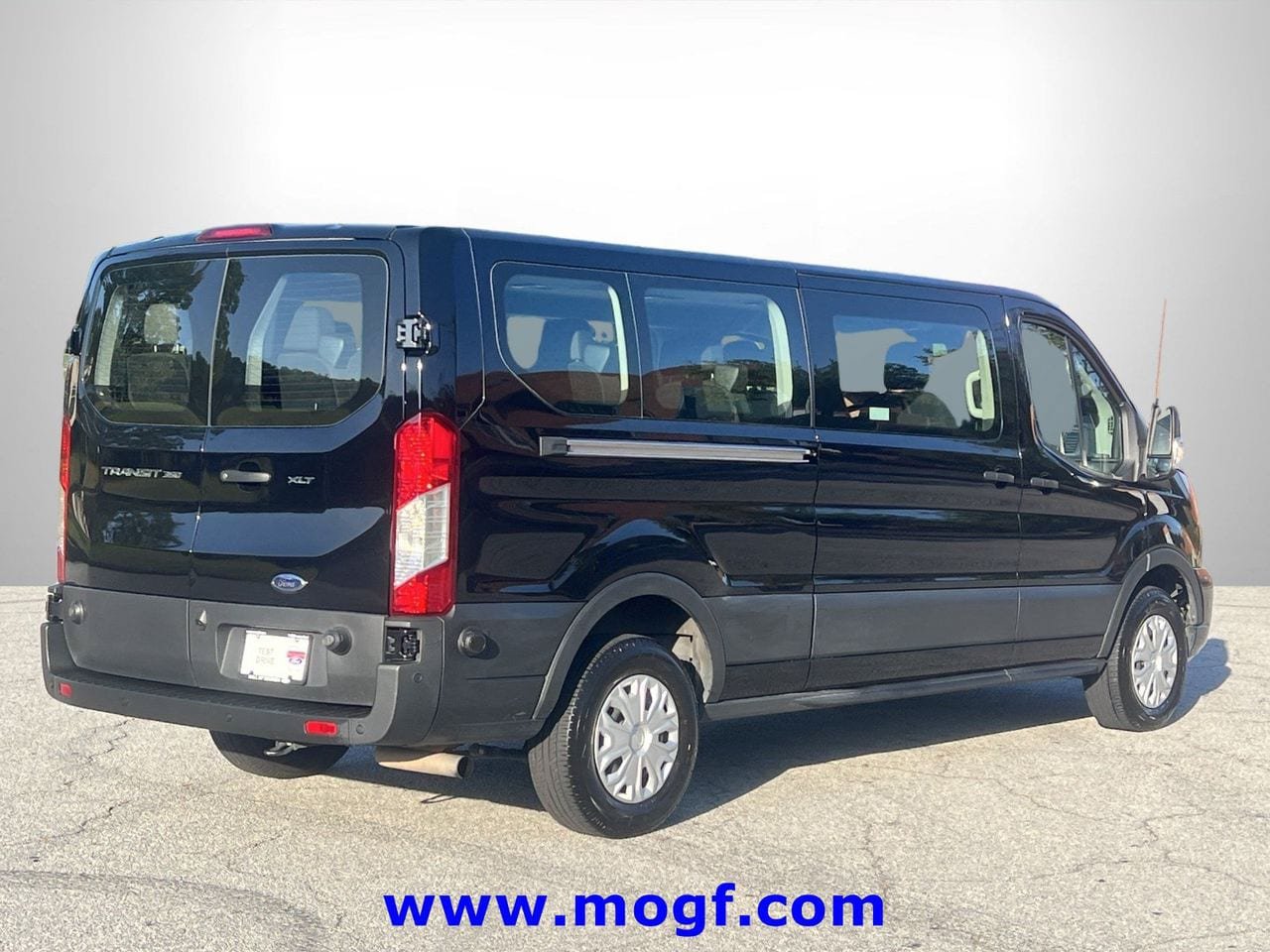 Used 2024 Ford Transit 350 XLT RWD image 3