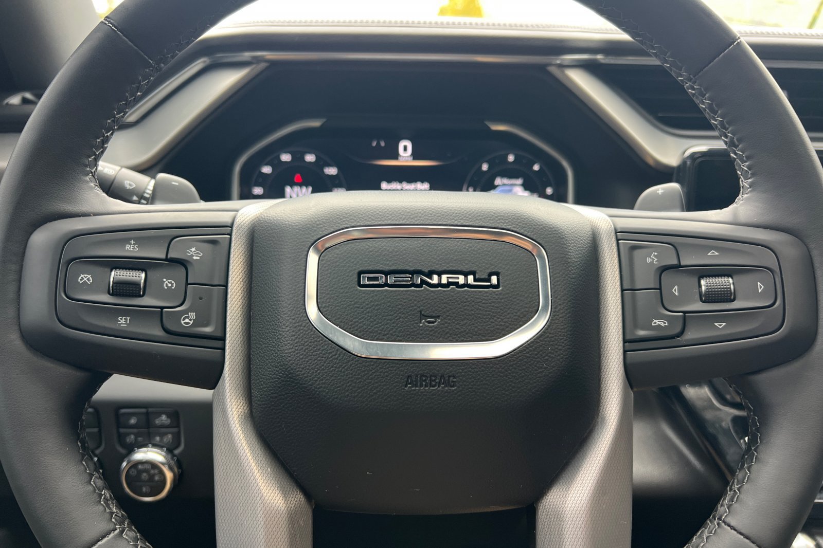 Used 2023 GMC Sierra 1500 Denali w/ Denali Reserve Package AWD/4WD image 22