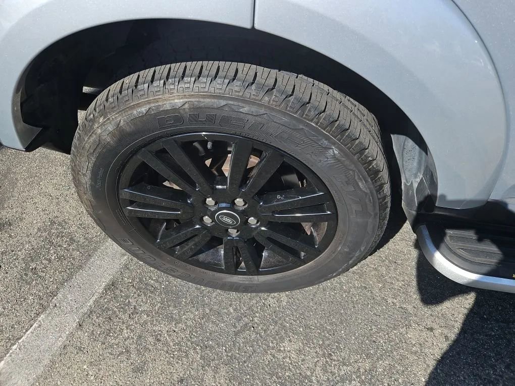 Used 2016 Land Rover LR4 HSE Silver Edition image 10