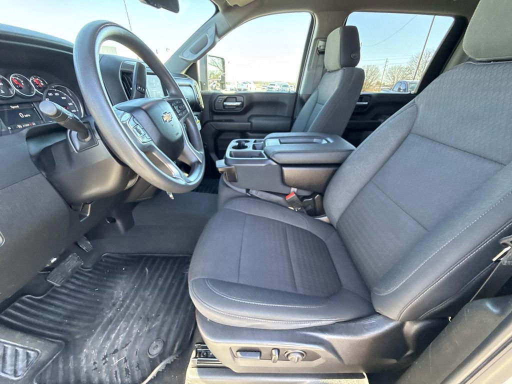 Used 2023 Chevrolet Silverado 2500 Custom w/ Custom Value Package image 17