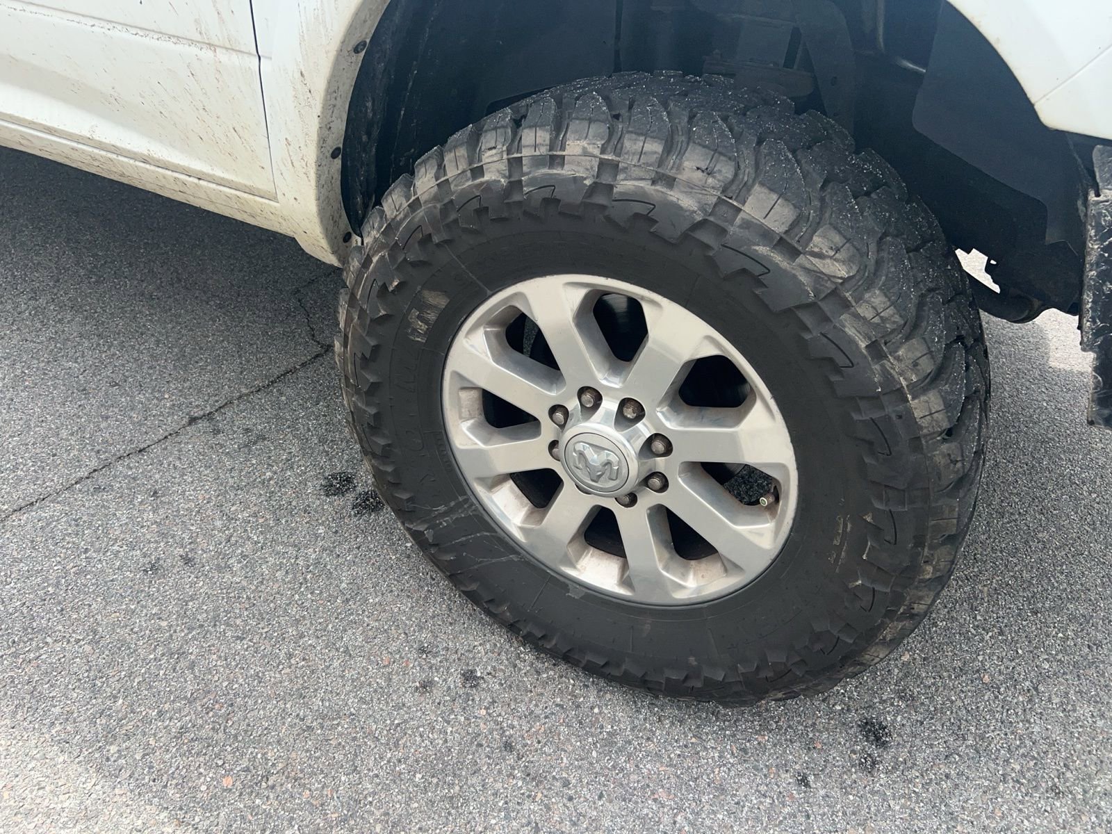 Used 2015 RAM 2500 Laramie w/ Convenience Group AWD/4WD image 4
