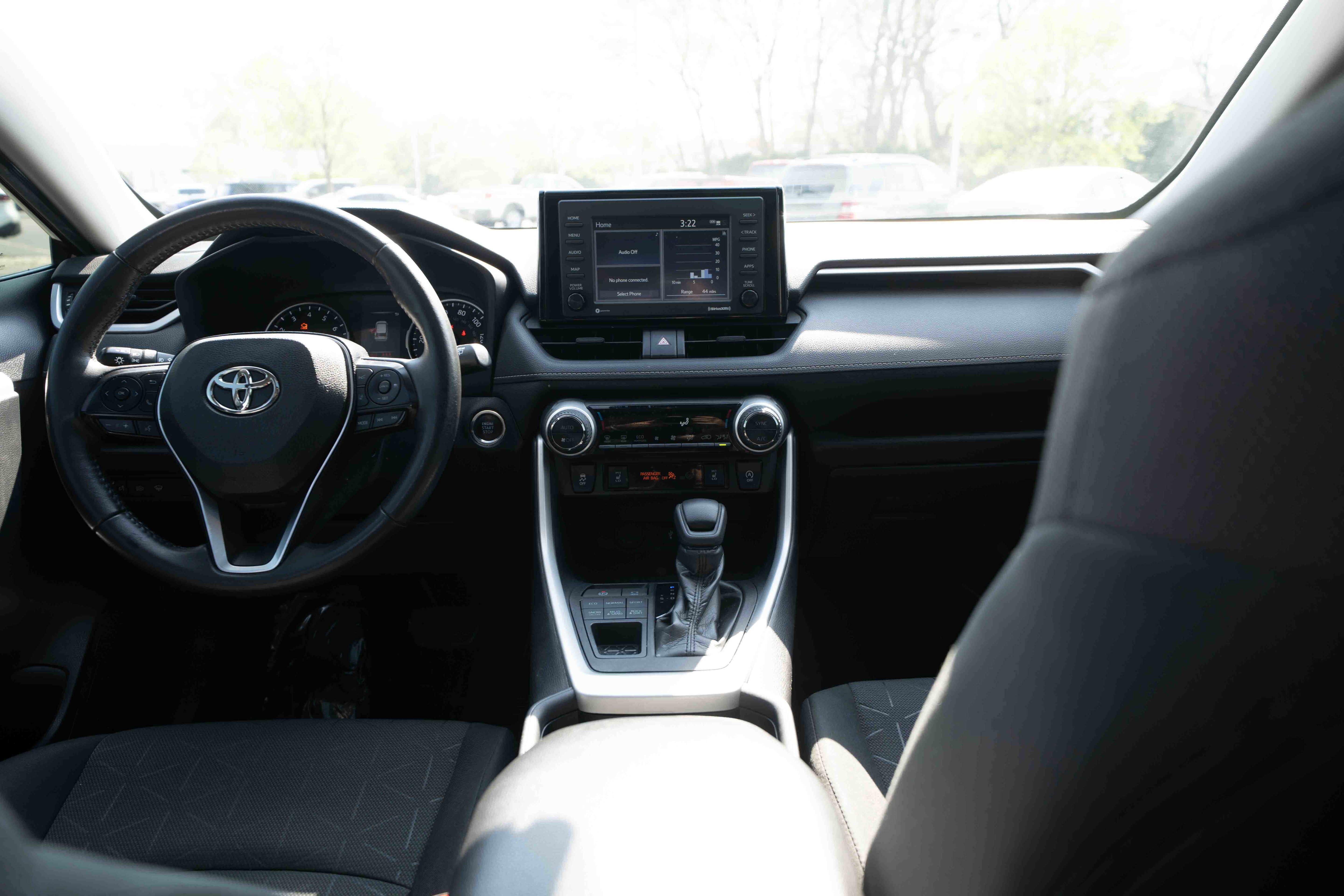 Used 2020 Toyota RAV4 XLE w/ Convenience Package AWD/4WD image 20