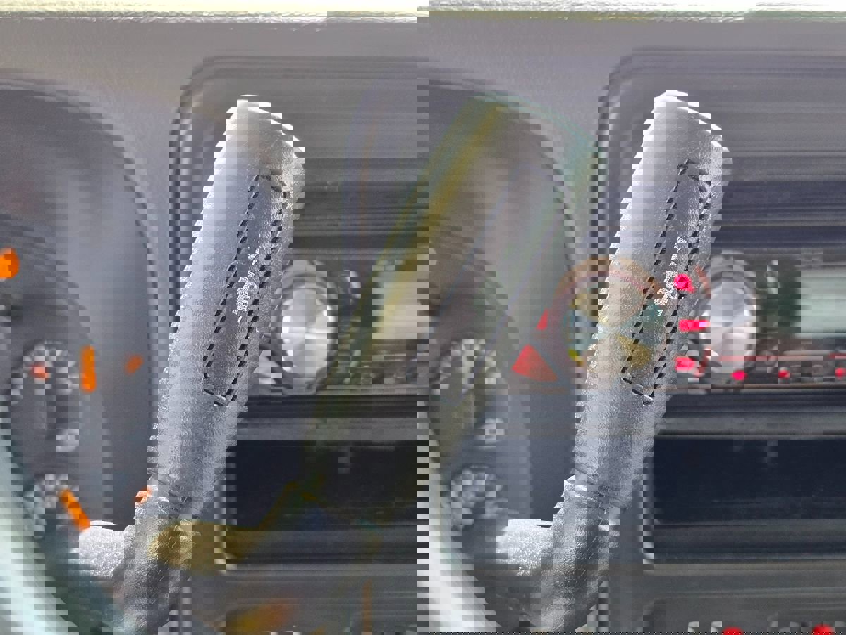 Used 2005 Chevrolet Avalanche Z71 w/ Preferred Equipment Group image 27