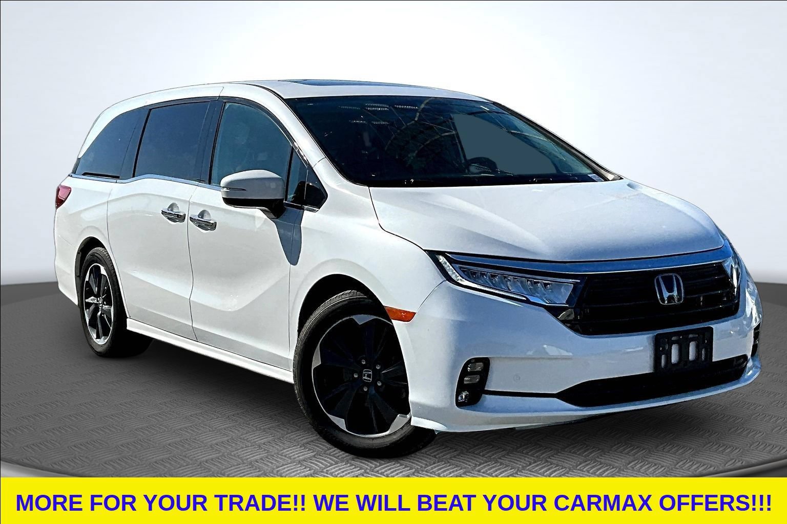 Used 2023 Honda Odyssey Elite image 2