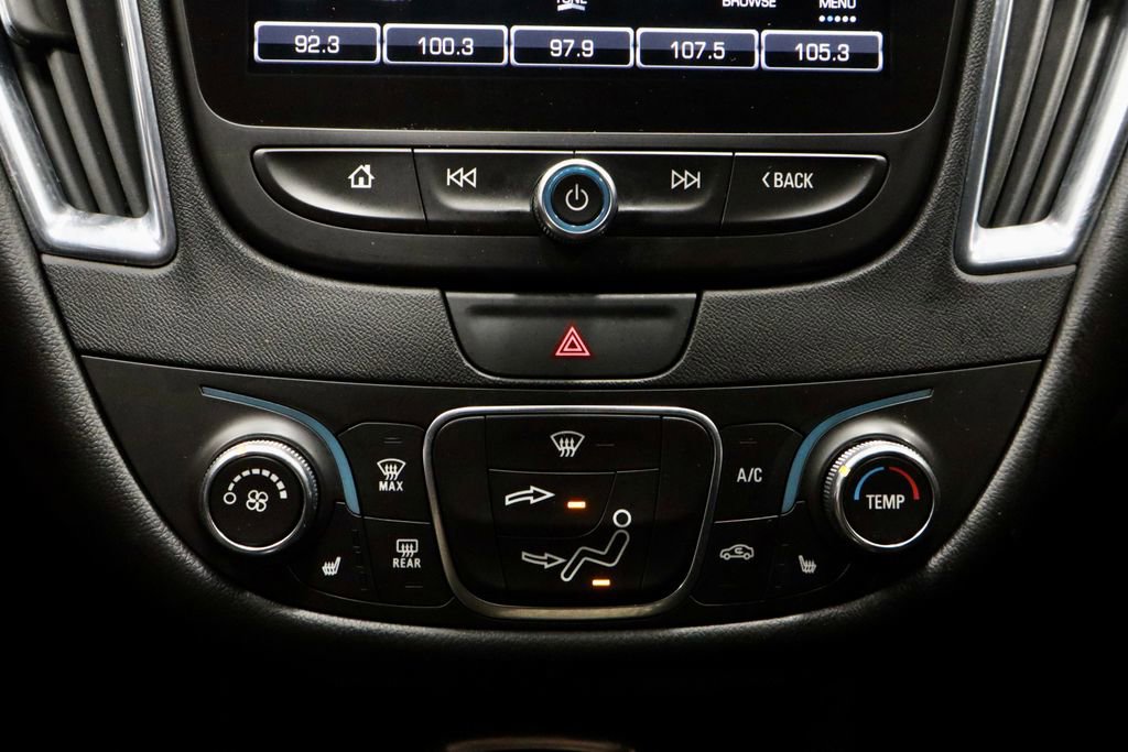 Used 2018 Chevrolet Malibu LT w/ Leather Package FWD image 29
