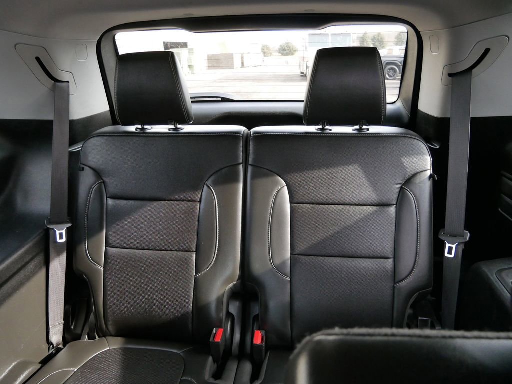 Used 2023 GMC Acadia SLT image 12