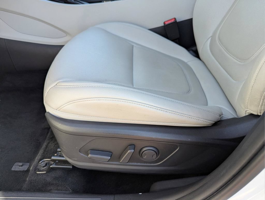 Certified 2025 Hyundai Tucson SEL AWD/4WD image 33