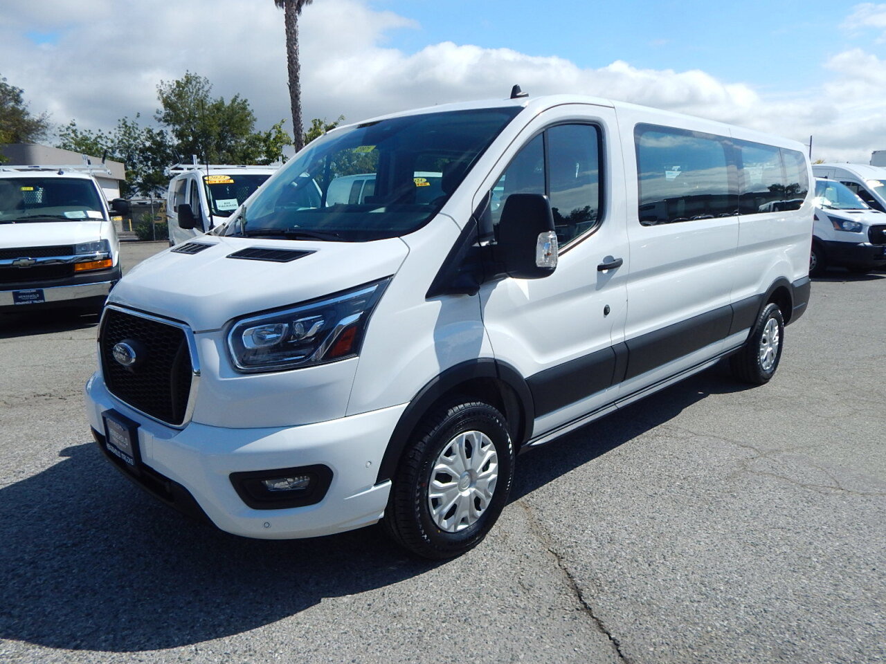 Used 2023 Ford Transit 350 XLT RWD image 1