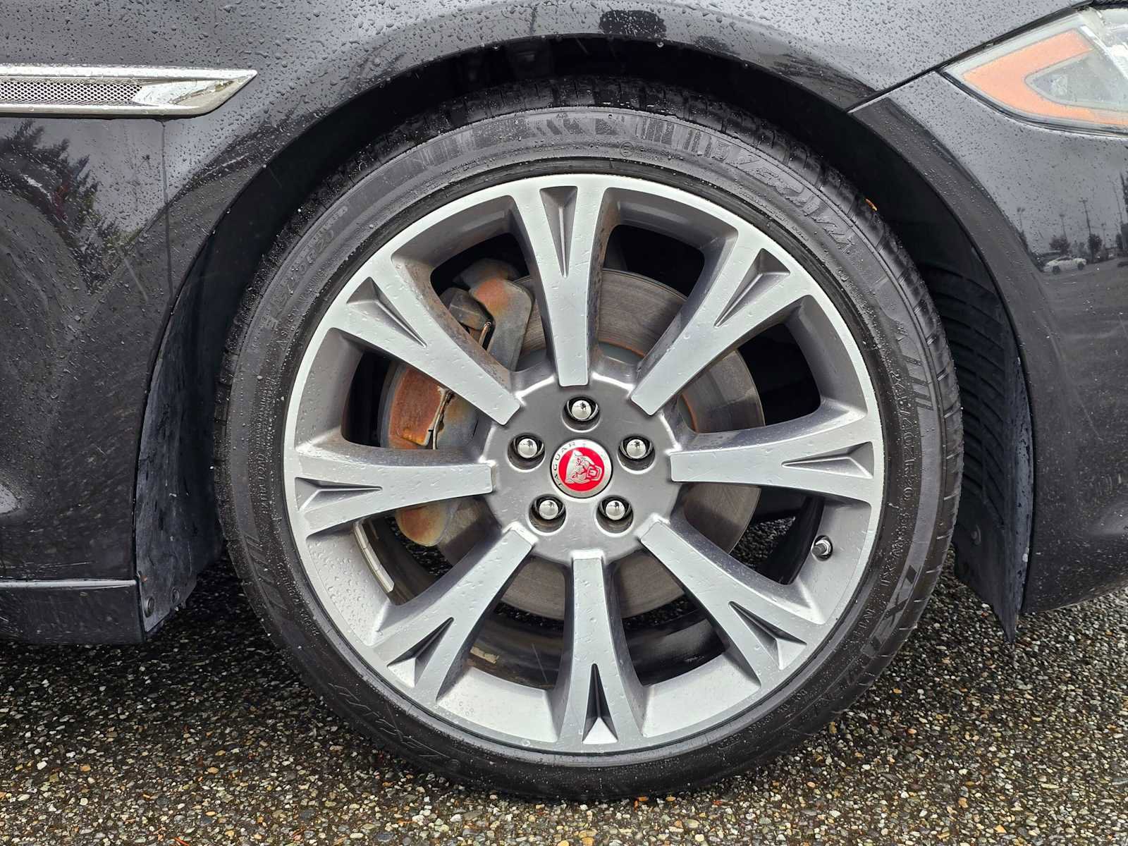 Used 2019 Jaguar XJ L Portfolio RWD image 9