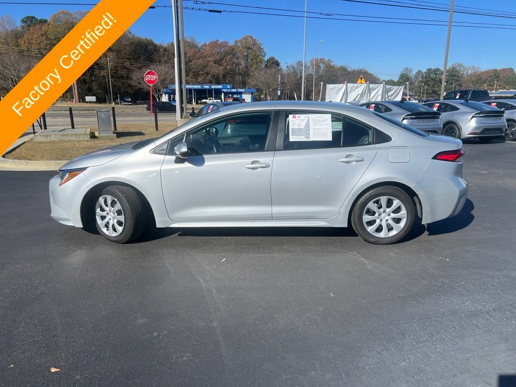 Used 2025 Toyota Corolla LE image 2