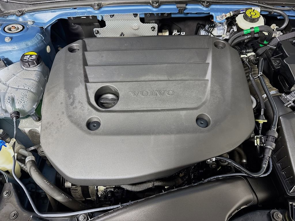 Used 2023 Volvo XC40 B5 Core w/ Convenience Package image 30