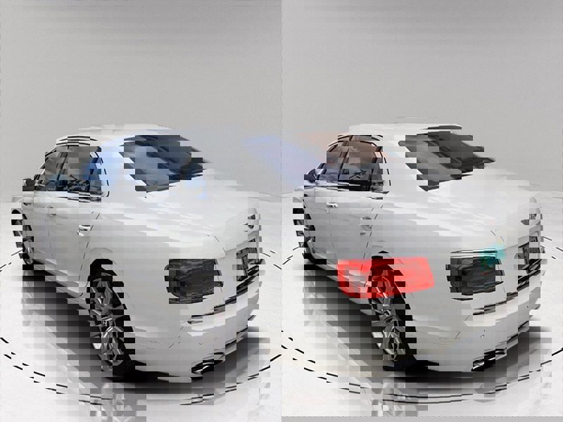 Used 2015 Bentley Flying Spur V8 image 3