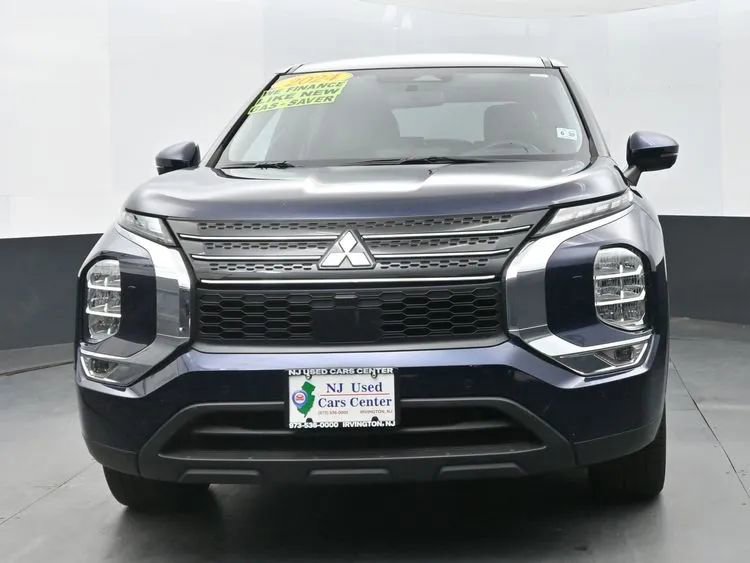 Used 2024 Mitsubishi Outlander Ralliart image 3