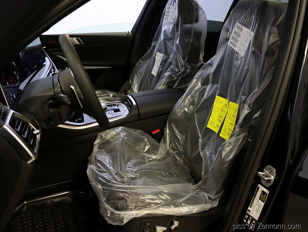 Used 2026 BMW X5 M60i image 11