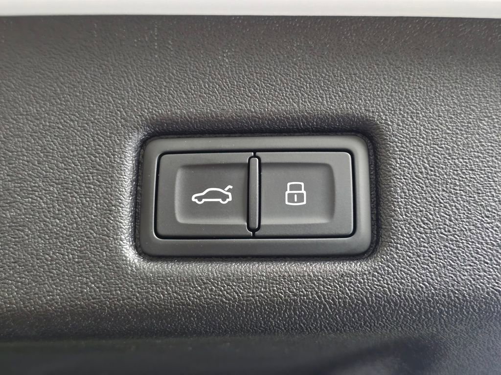 Certified 2025 Audi Q5 Premium Plus w/ Premium Plus image 10