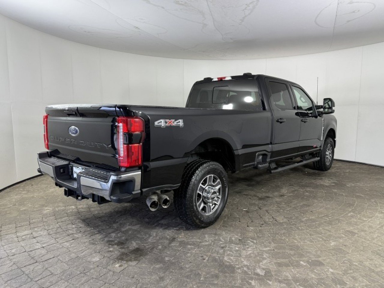 Used 2023 Ford F250 Lariat AWD/4WD image 7