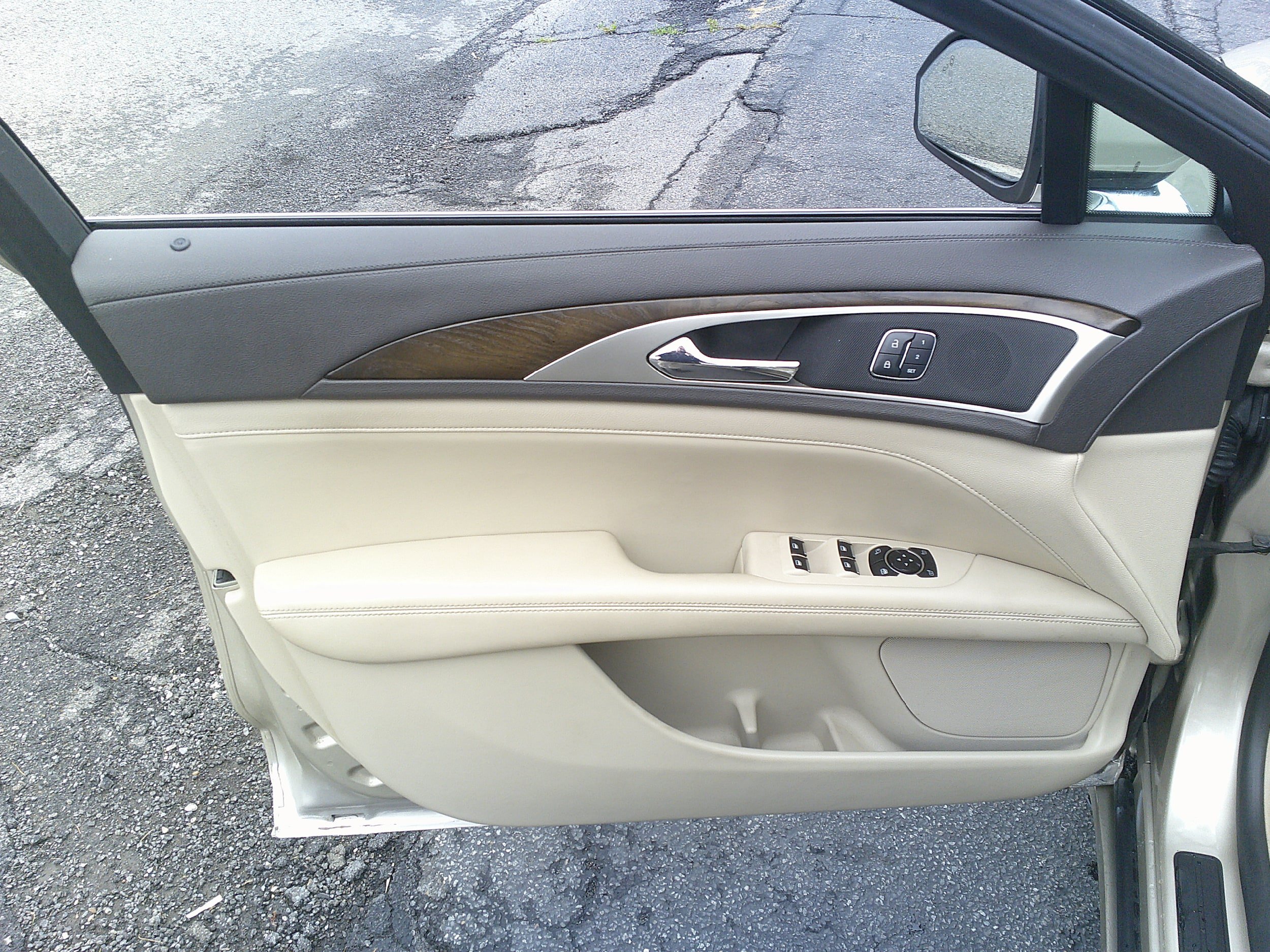 Used 2017 Lincoln MKZ Select w/ Technology Package FWD image 14
