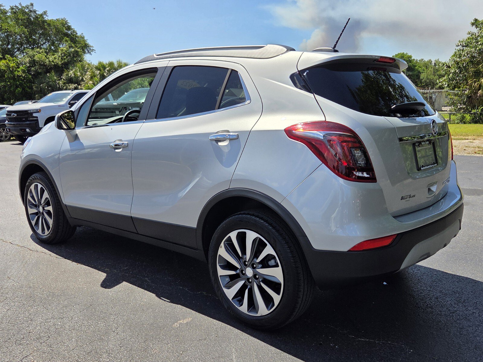 Used 2022 Buick Encore Preferred w/ Safety Package AWD/4WD image 3