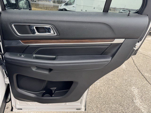 Used 2018 Ford Explorer Limited image 32