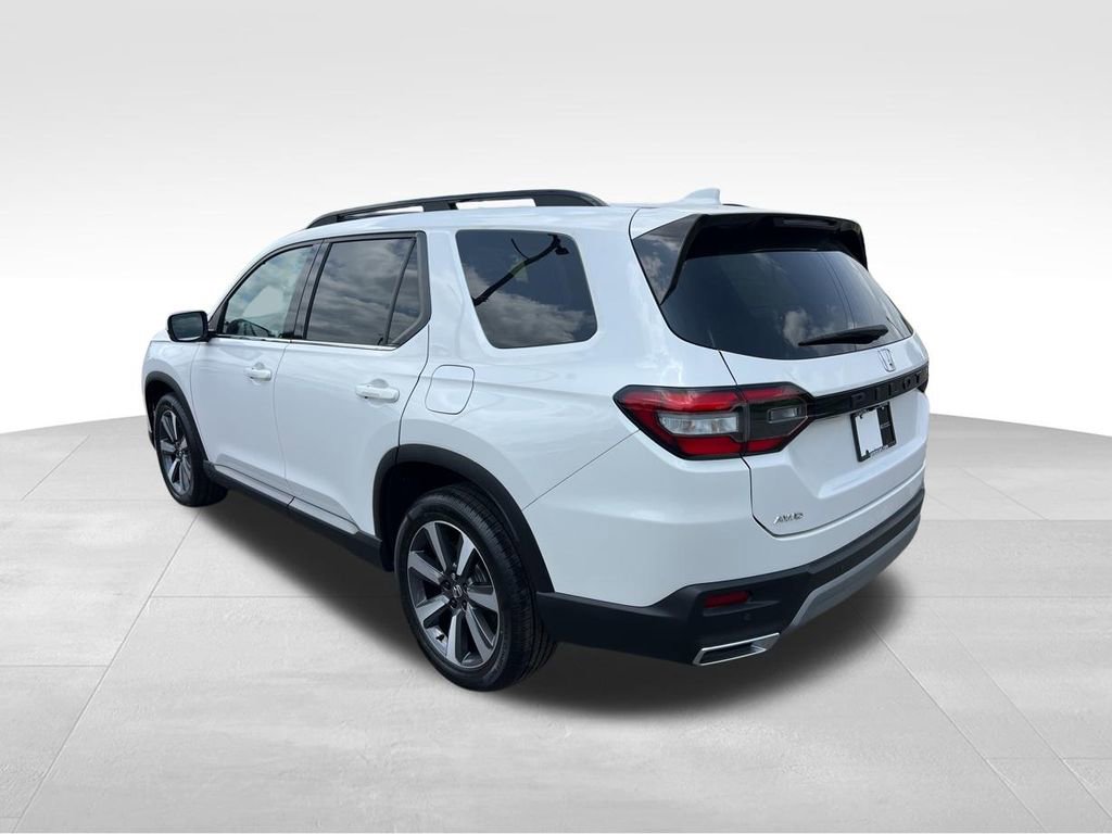 Used 2023 Honda Pilot Touring image 5