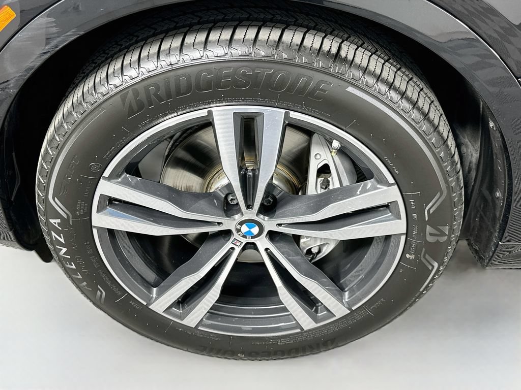 Certified 2024 BMW X7 xDrive40i w/ M Sport Package AWD/4WD image 33